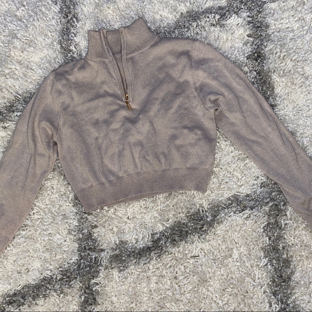 Cropped sweater. SHEIN. Size: small